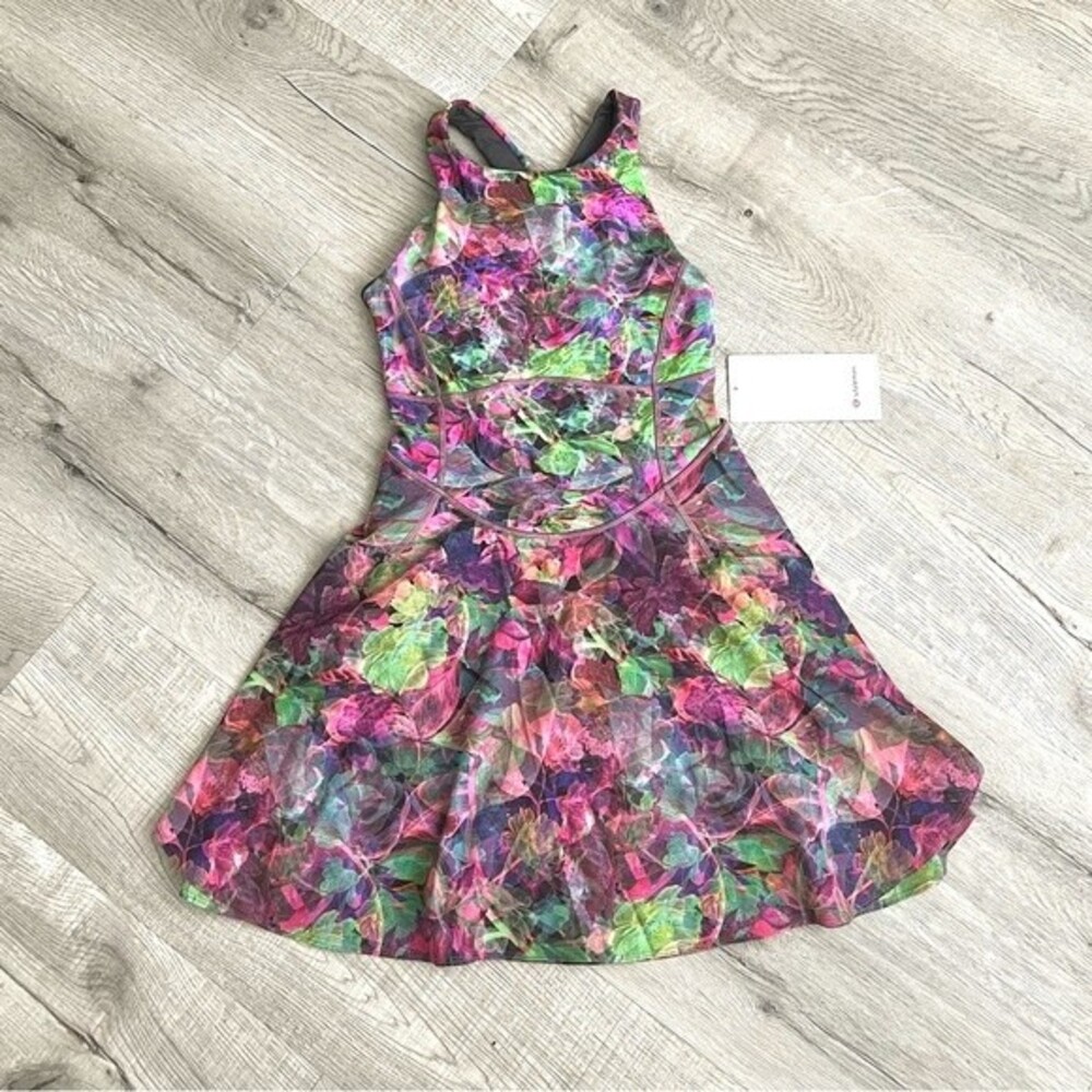 Lululemon Court Crush Tennis/Golf Dress-Vivid Floral-size 4-NEW!